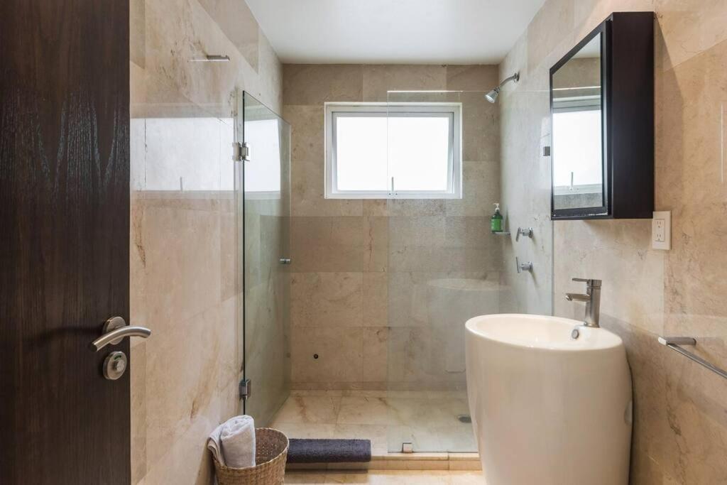 Condesa Residence 7 Stylish 2 Bedroom, 1 Bathroom Residence Accentuating Expansive Interiors Мехико Экстерьер фото